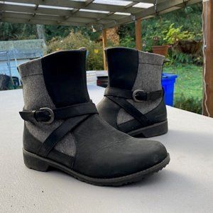 Eddie Bauer black & grey leather Covey 2.0 side zip boots women’s size 10